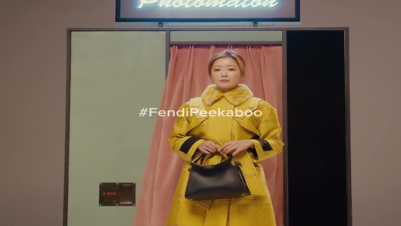 芬迪女包產(chǎn)品廣告《Peekaboo》