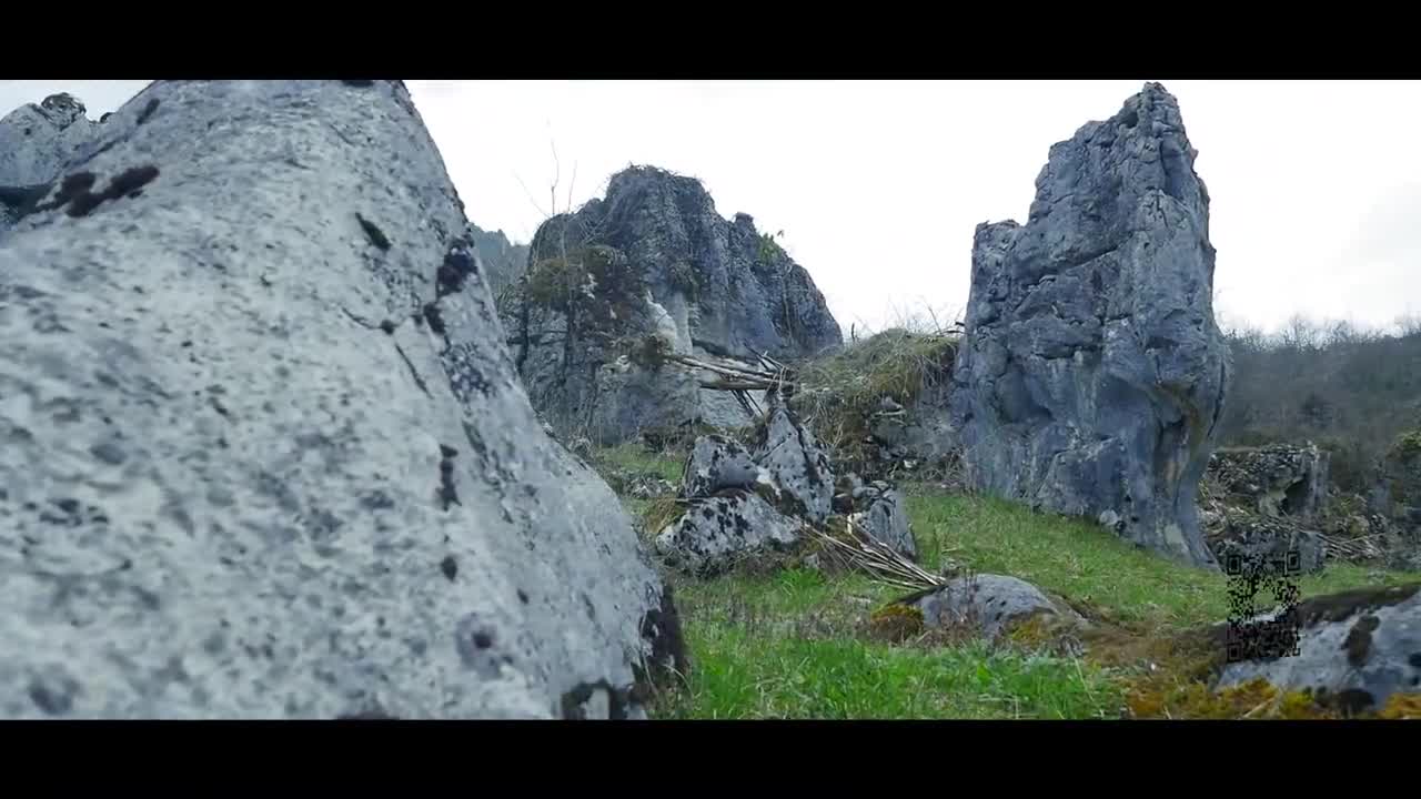 【艄公原創(chuàng)】正在消失的原始村落，黑山烏沉沉，陰風(fēng)吹死人！